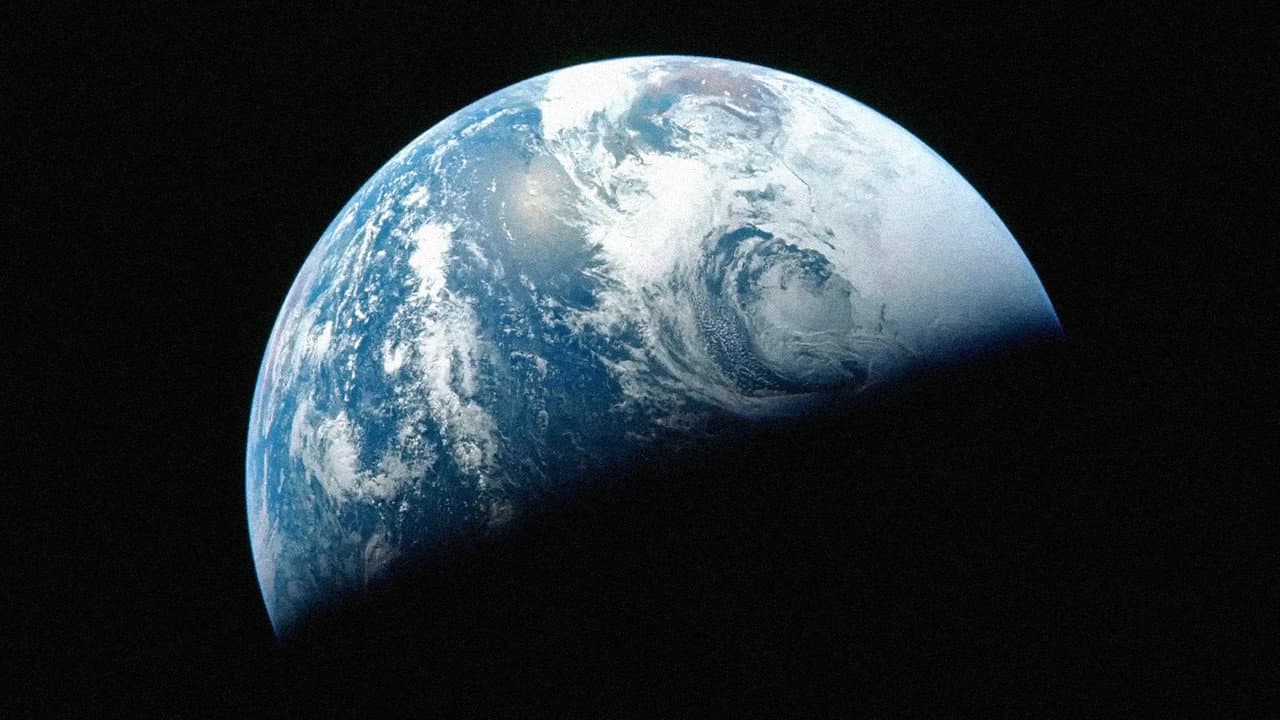 Apollo 13: Survival still 1