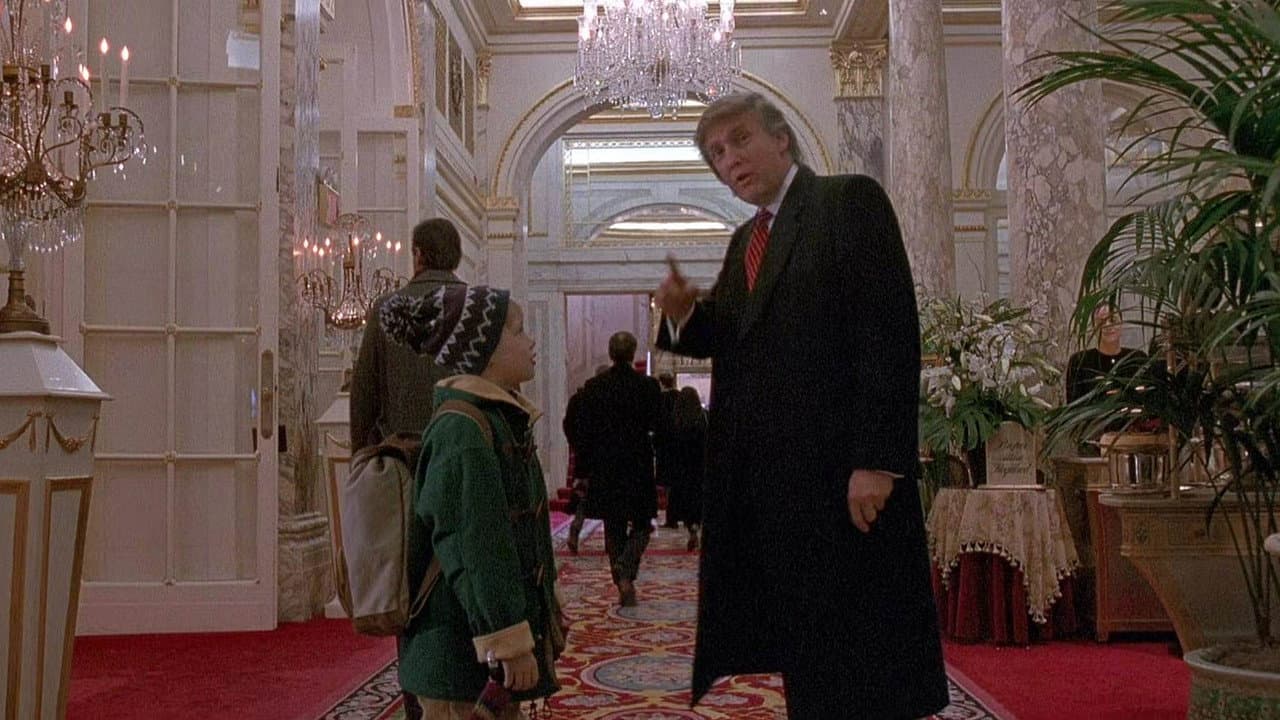 Home Alone 2: Lost in New York still 8