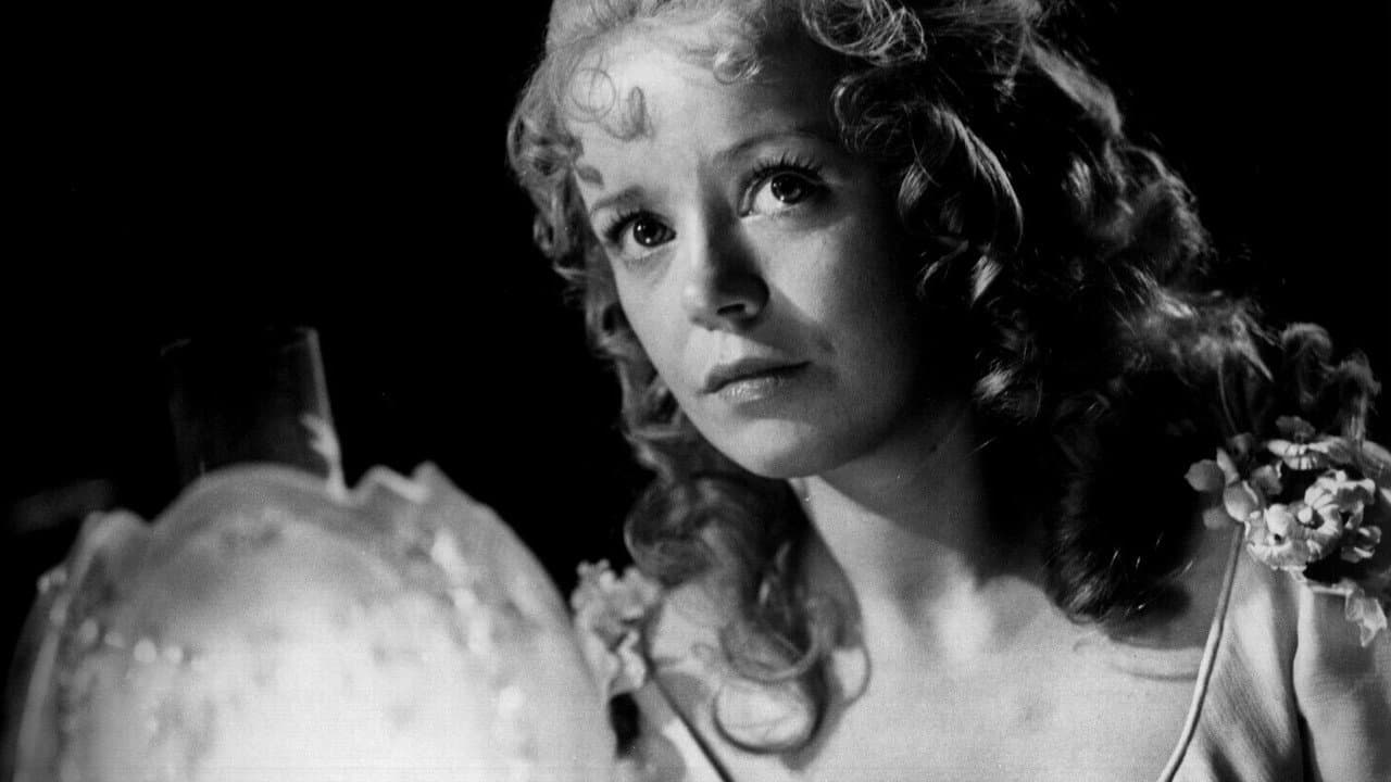 Hands of the Ripper still 5
