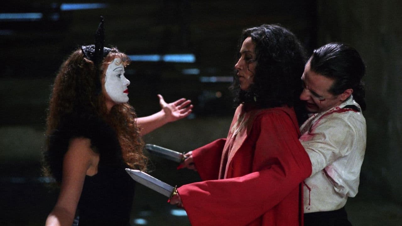 Santa Sangre still 3
