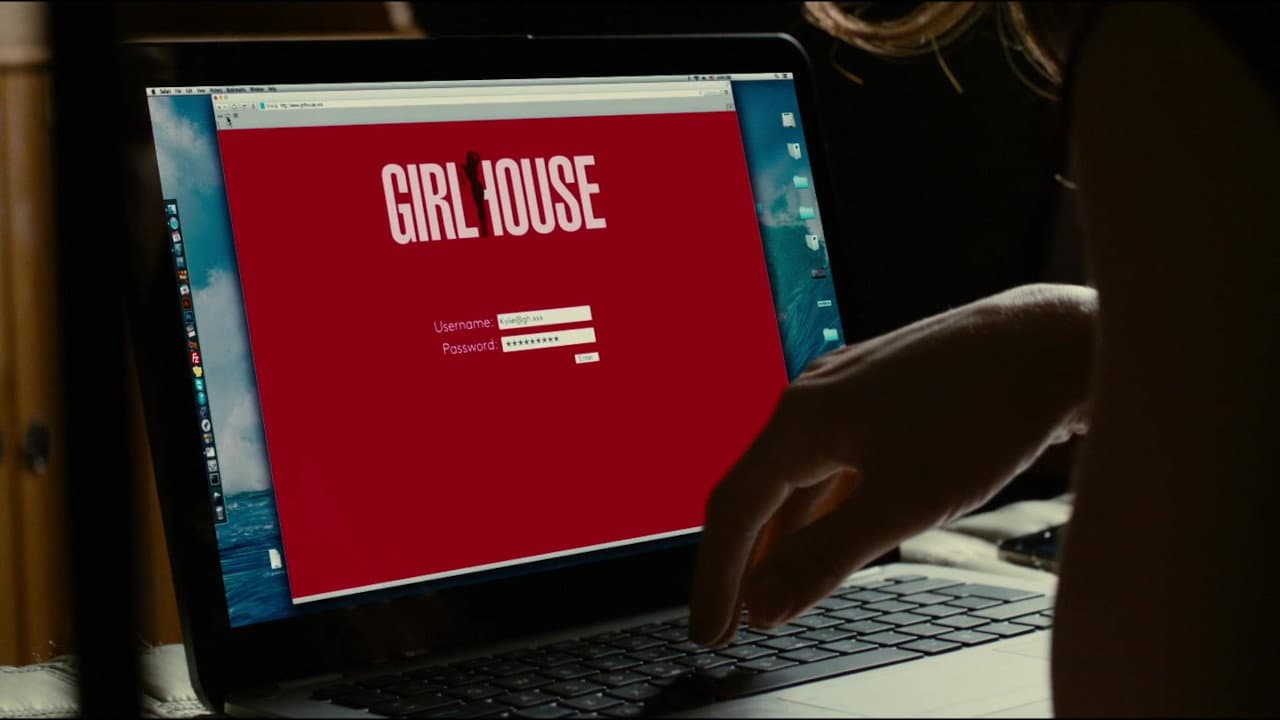 GirlHouse still 6