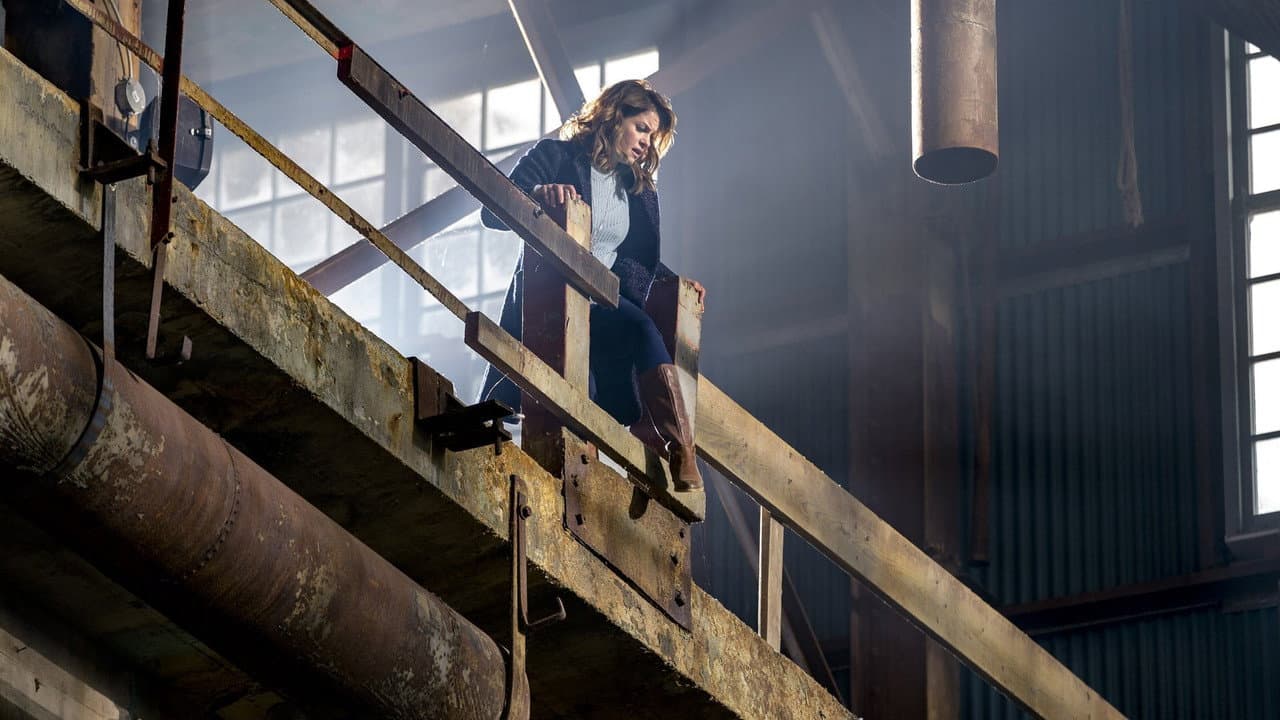 Last Scene Alive: An Aurora Teagarden Mystery still 6
