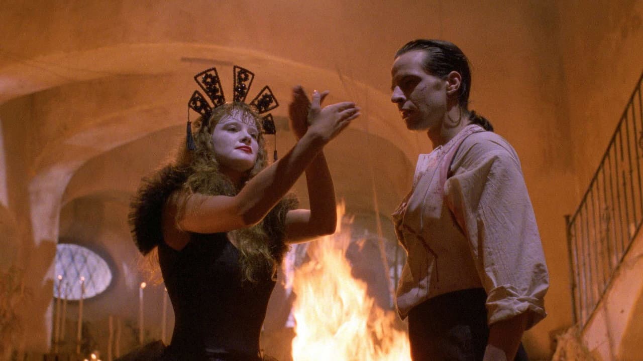 Santa Sangre still 4