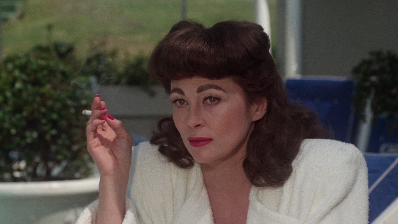 Mommie Dearest still 8