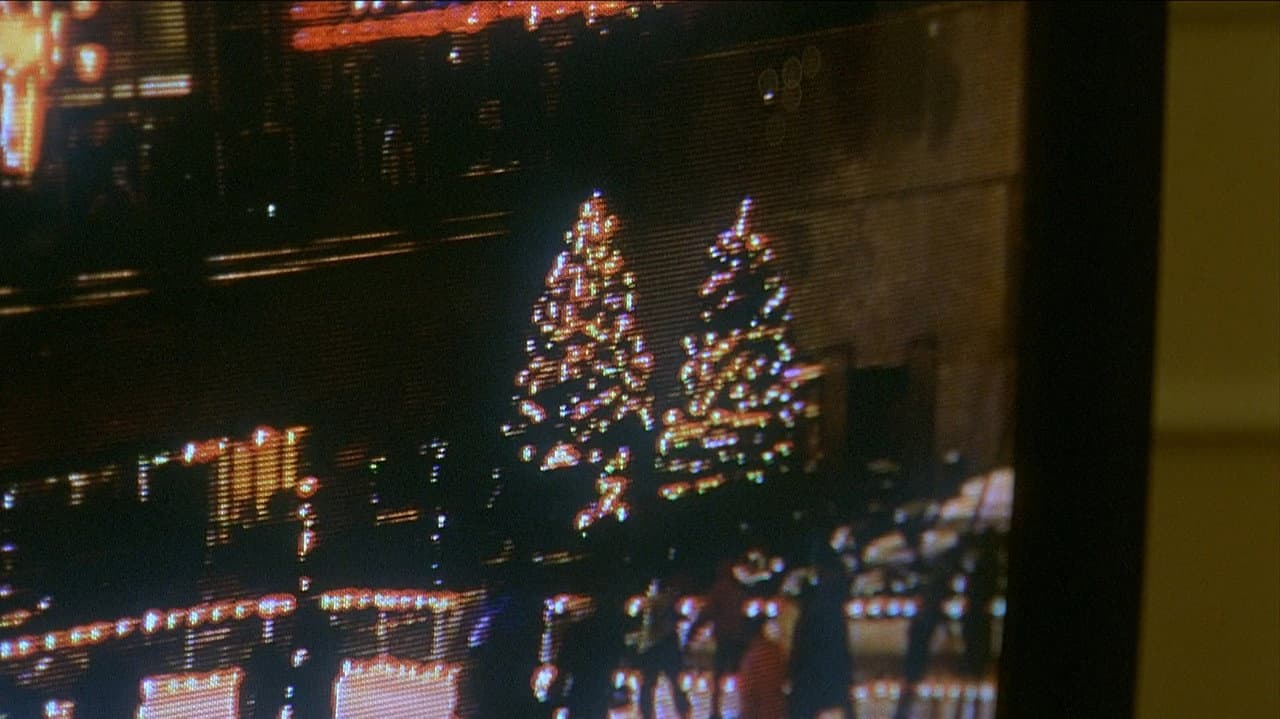 'R Xmas still 8
