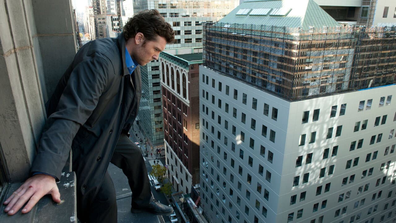 Man on a Ledge still 2