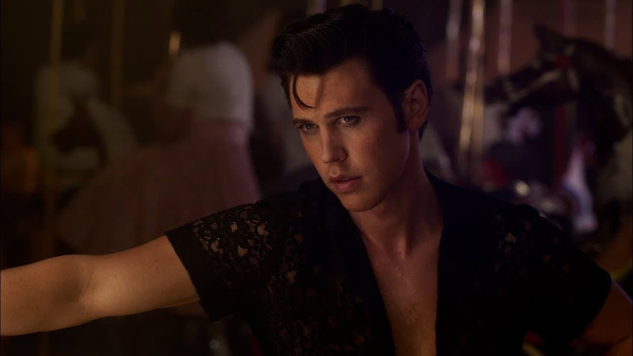 Elvis still 2