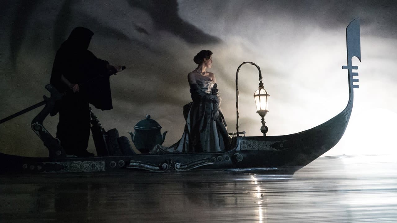 The Souvenir: Part II still 8