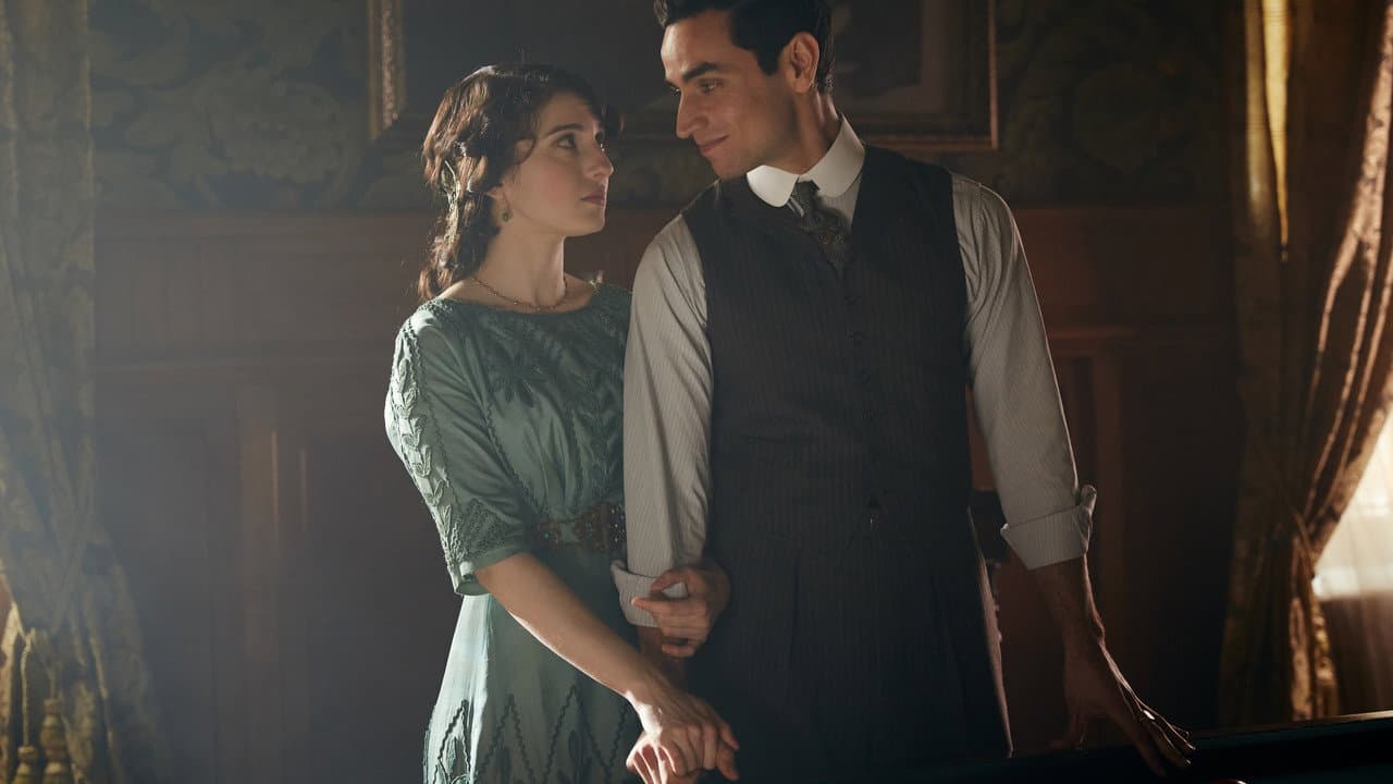 Ali and Nino still 3