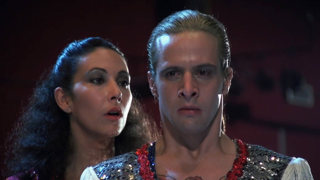 Santa Sangre still 8