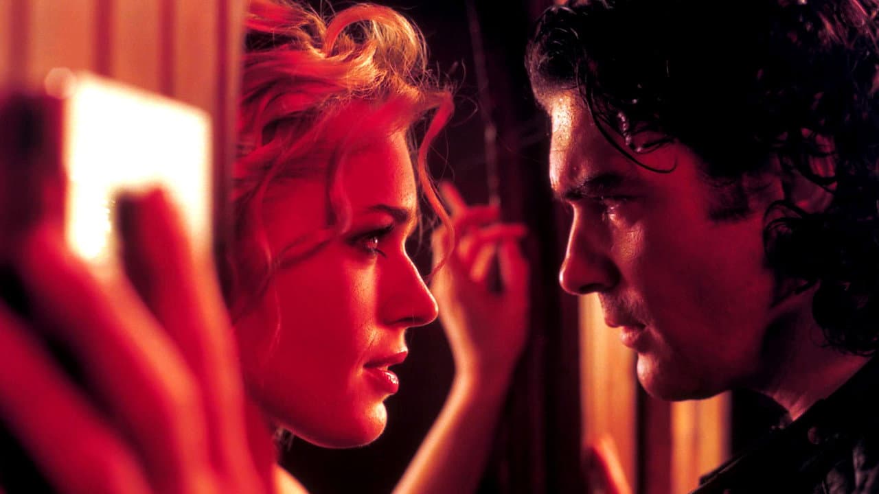 Femme Fatale still 3
