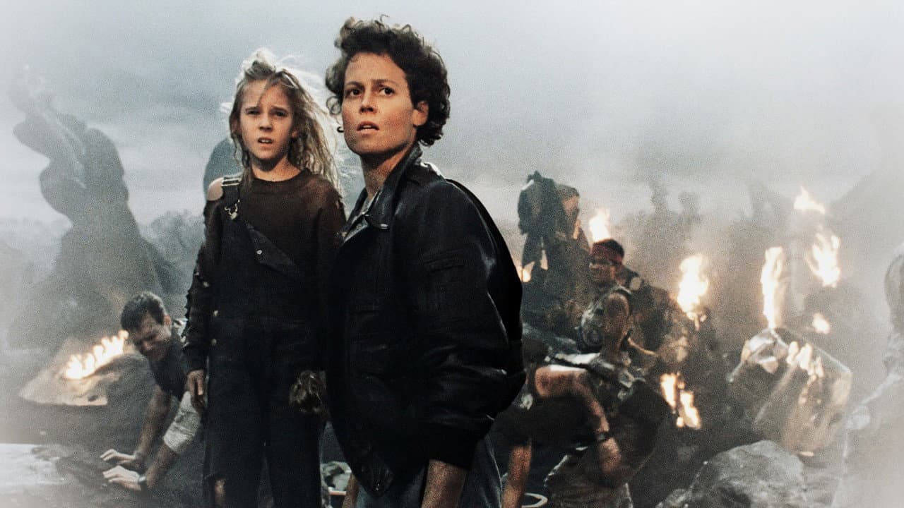 Aliens still 5