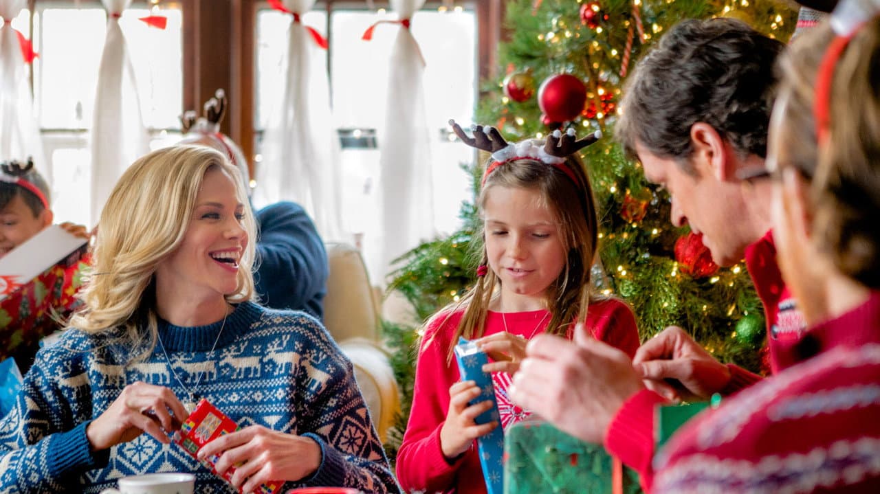 Christmas Connection still 2