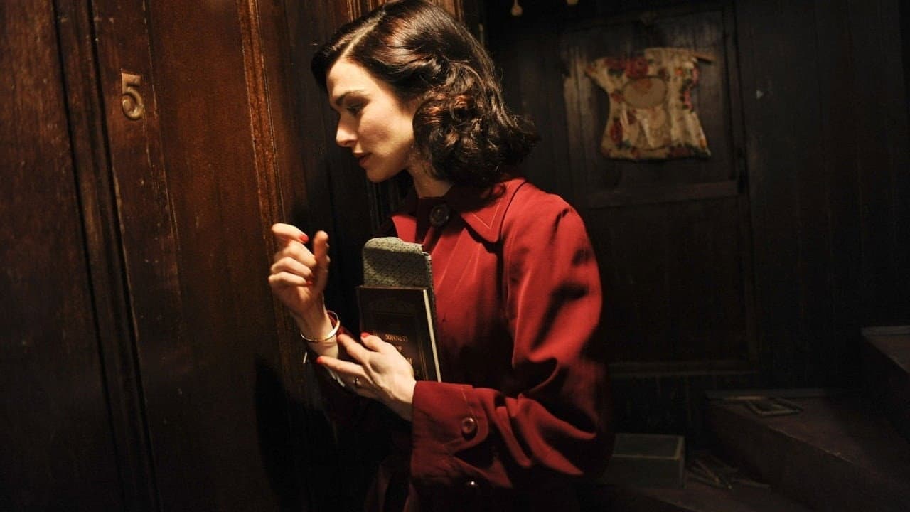 The Deep Blue Sea still 8