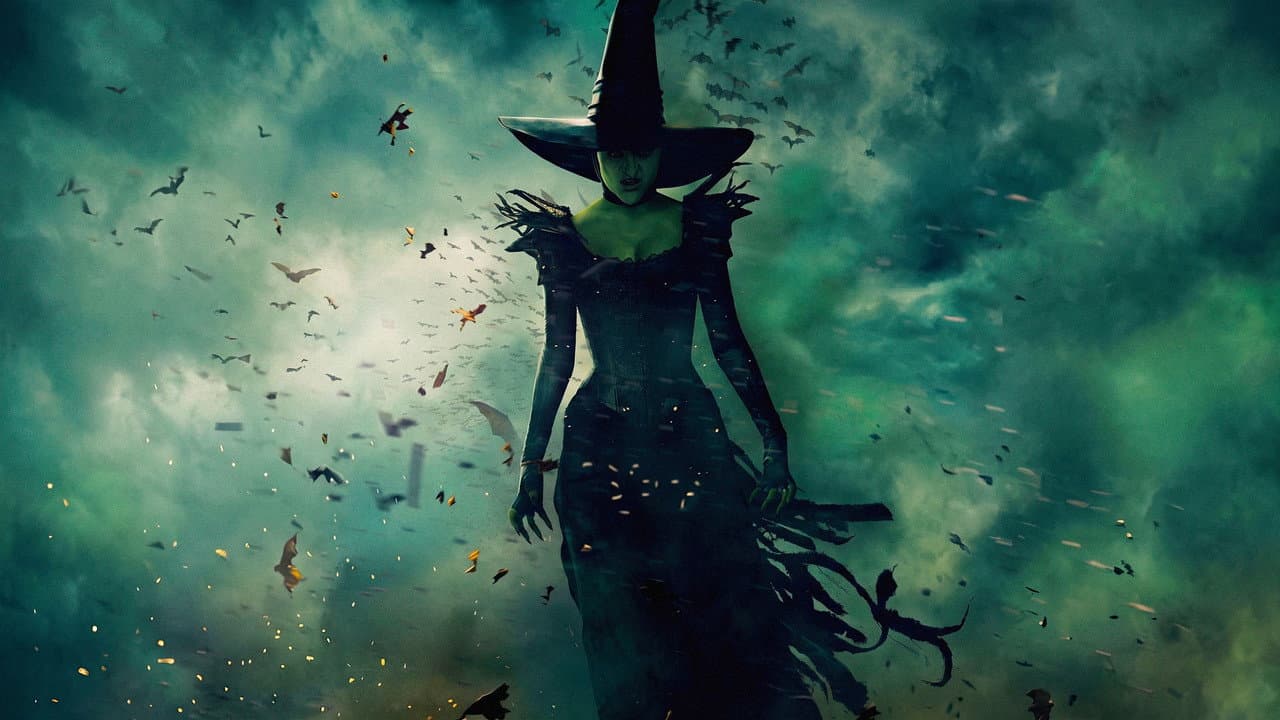 Oz the Great and Powerful still 2