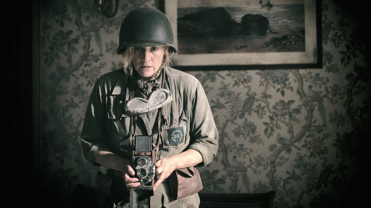 Lee still 5