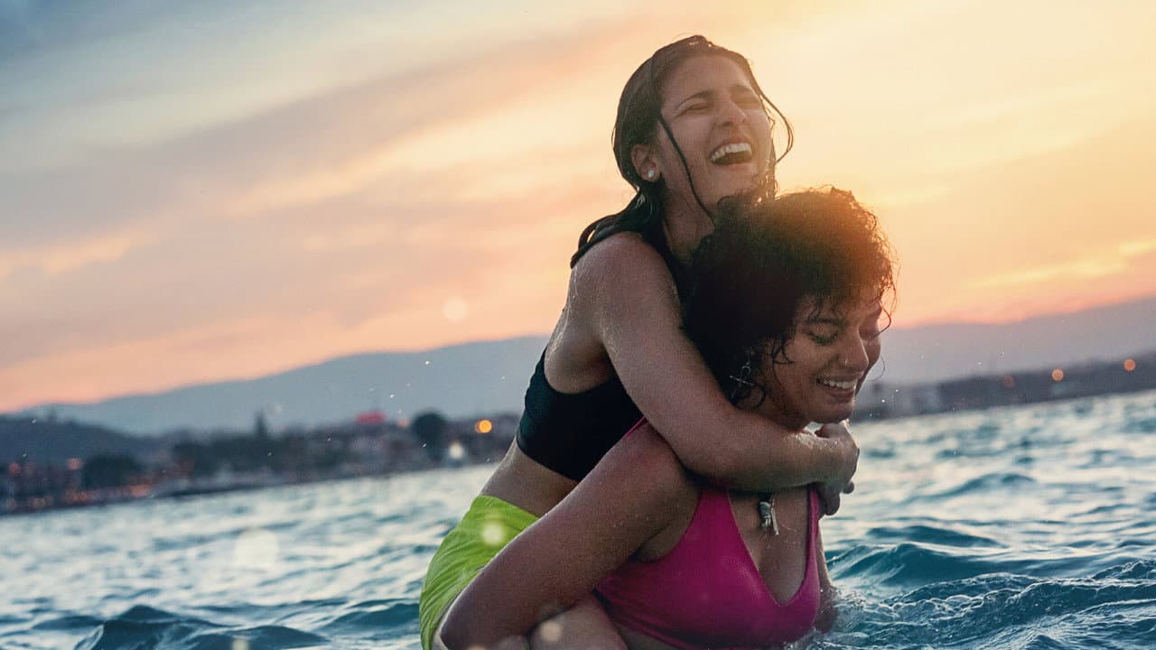 The Swimmers still 3