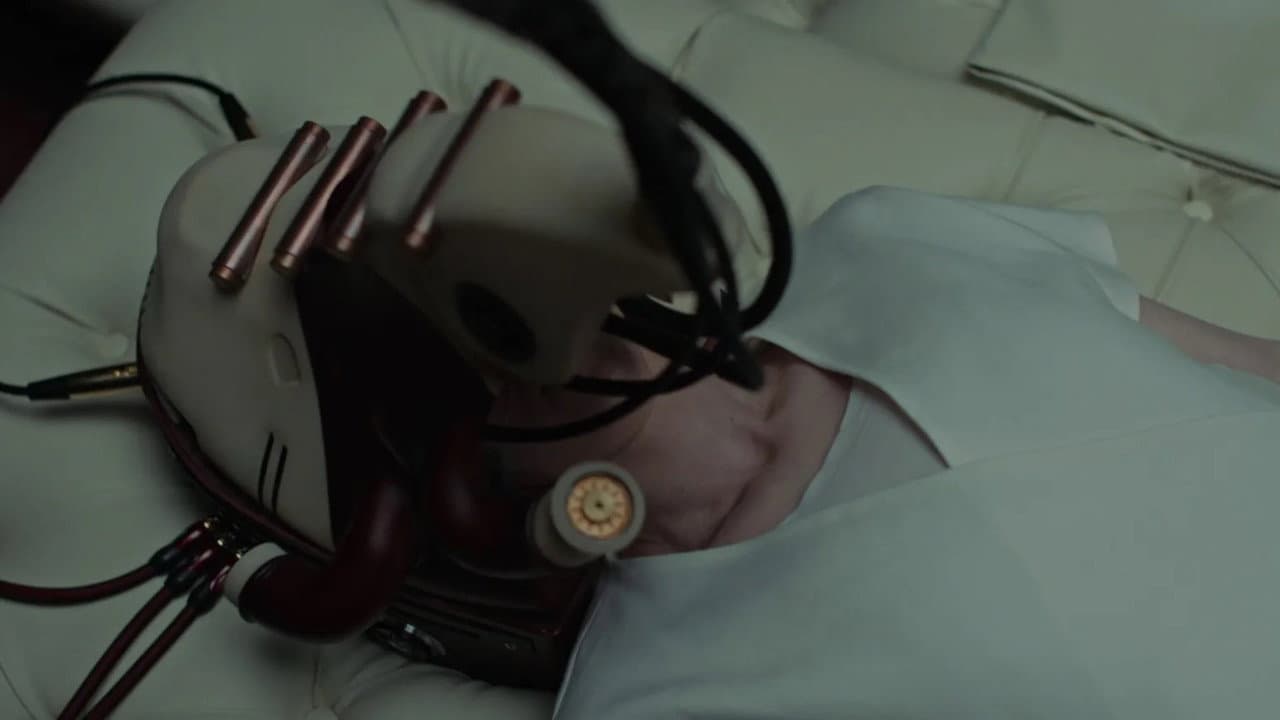 Possessor still 6