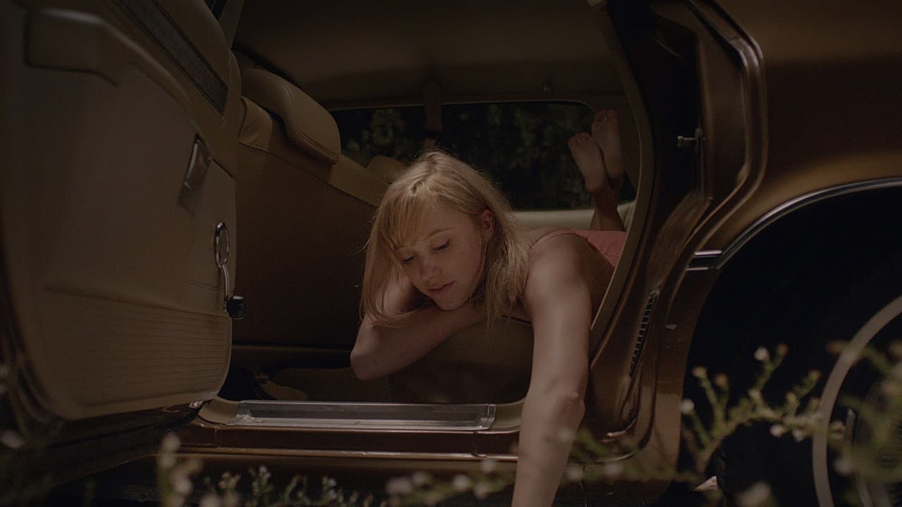 It Follows still 5