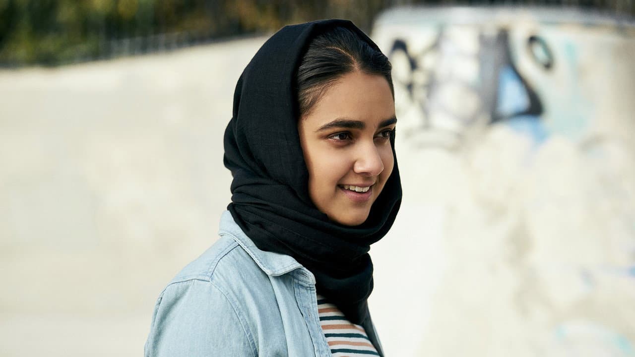 Hala still 4