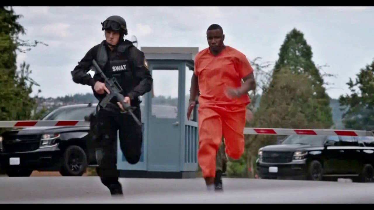 S.W.A.T.: Under Siege still 5