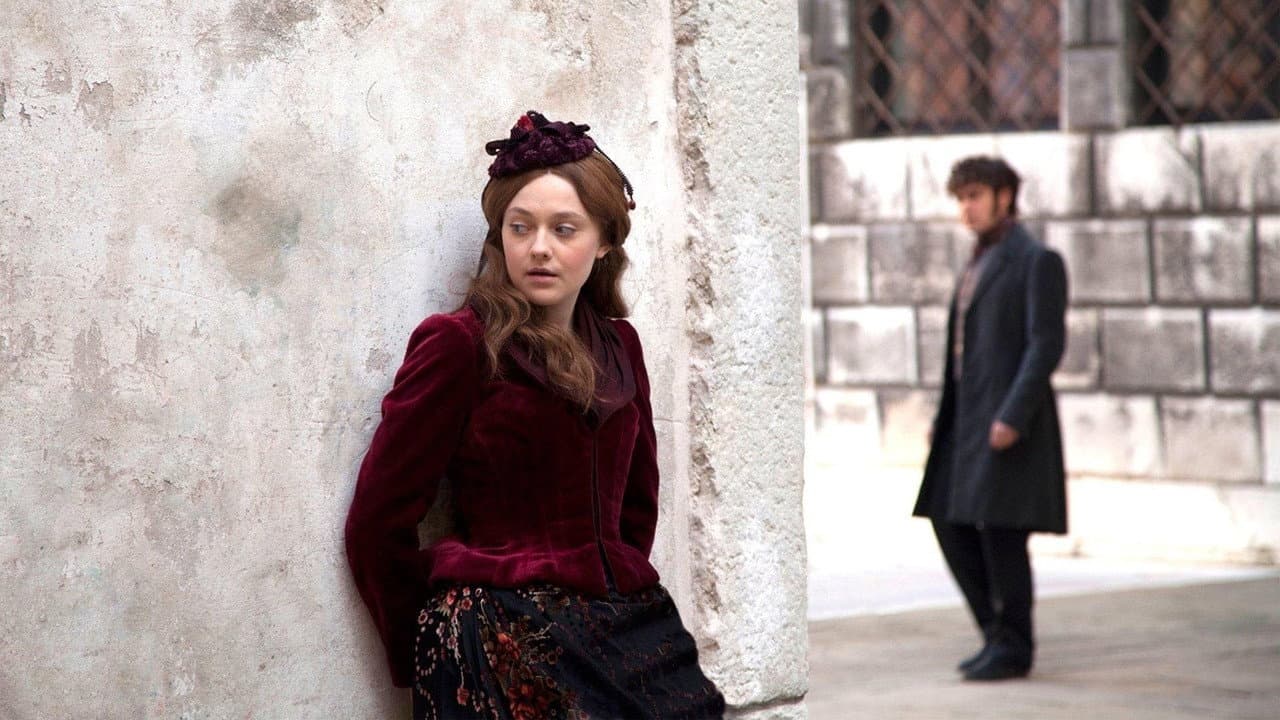 Effie Gray still 1