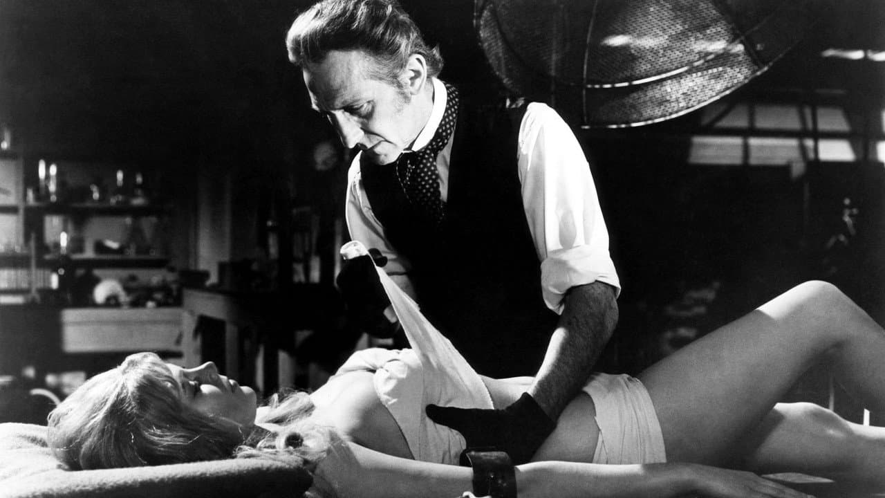 Frankenstein Created Woman still 8
