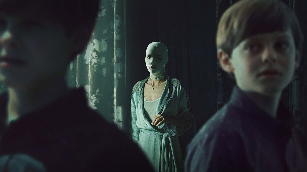 Goodnight Mommy still 5