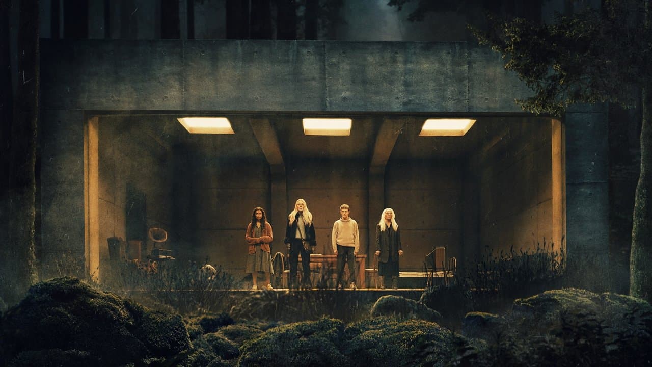 The Watchers still 2