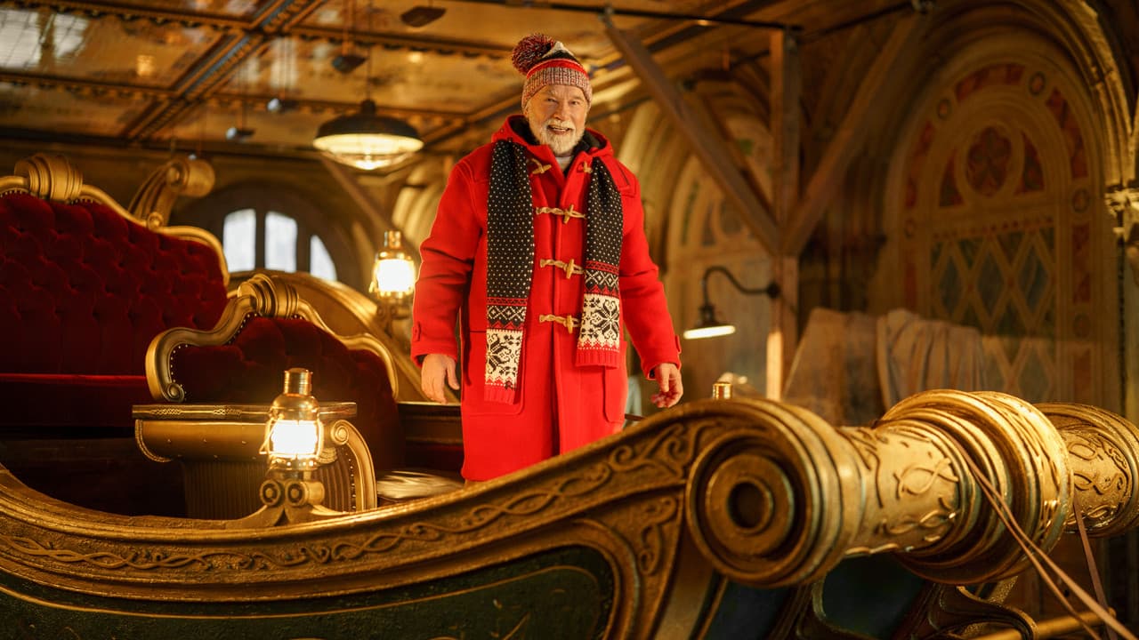 The Man with the Bag: Schwarzenegger's Santa Teaser still 2