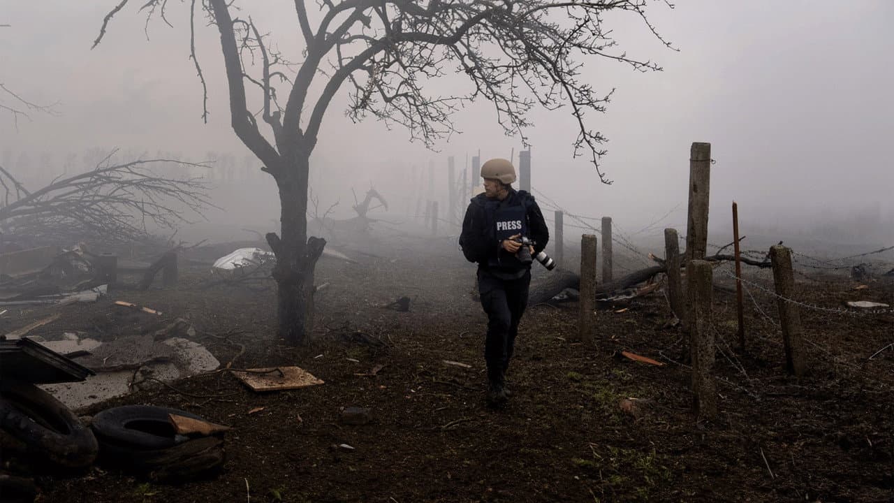 20 Days in Mariupol still 7