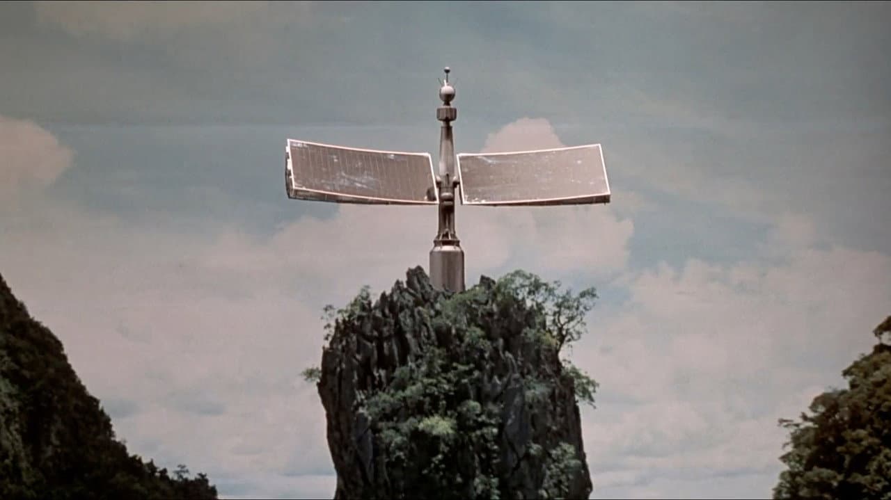 The Man with the Golden Gun still 5