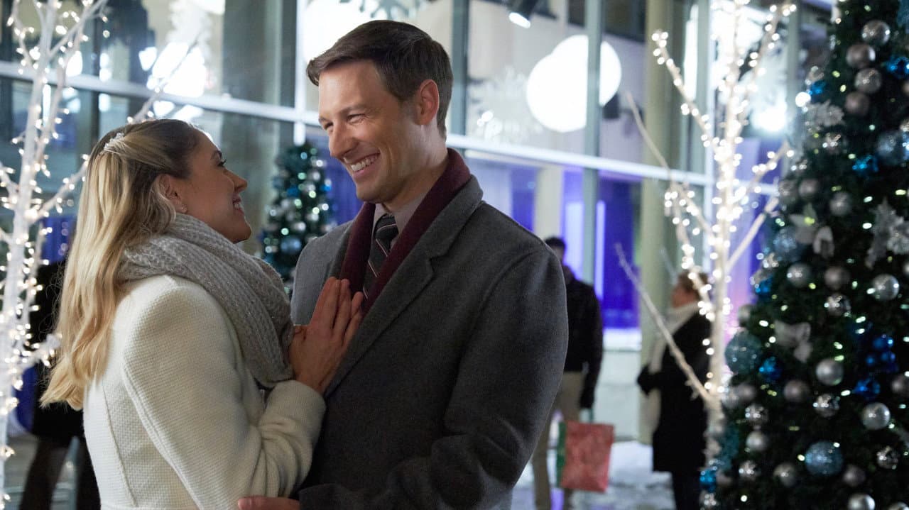 Jingle Around the Clock still 8