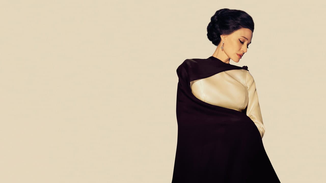 Maria still 4