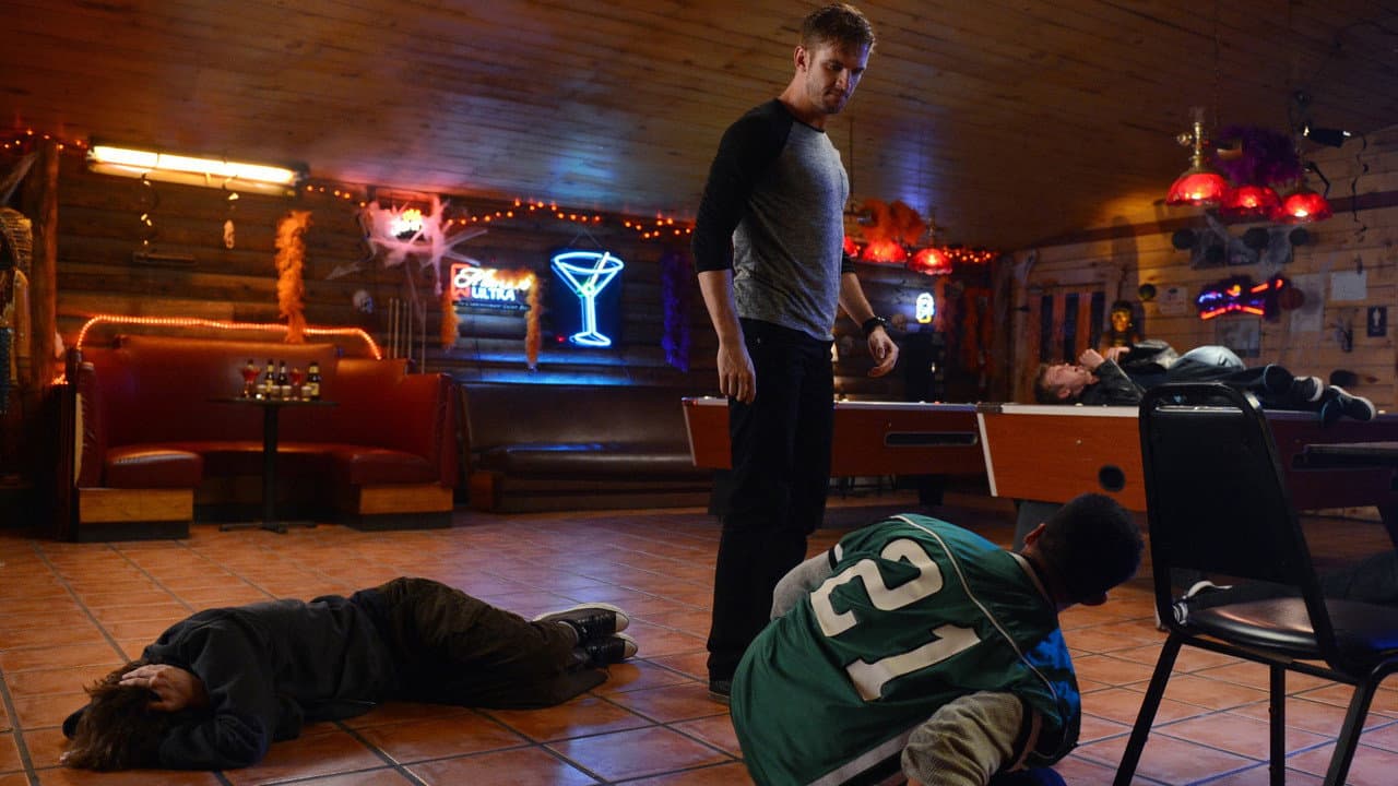 The Guest still 7