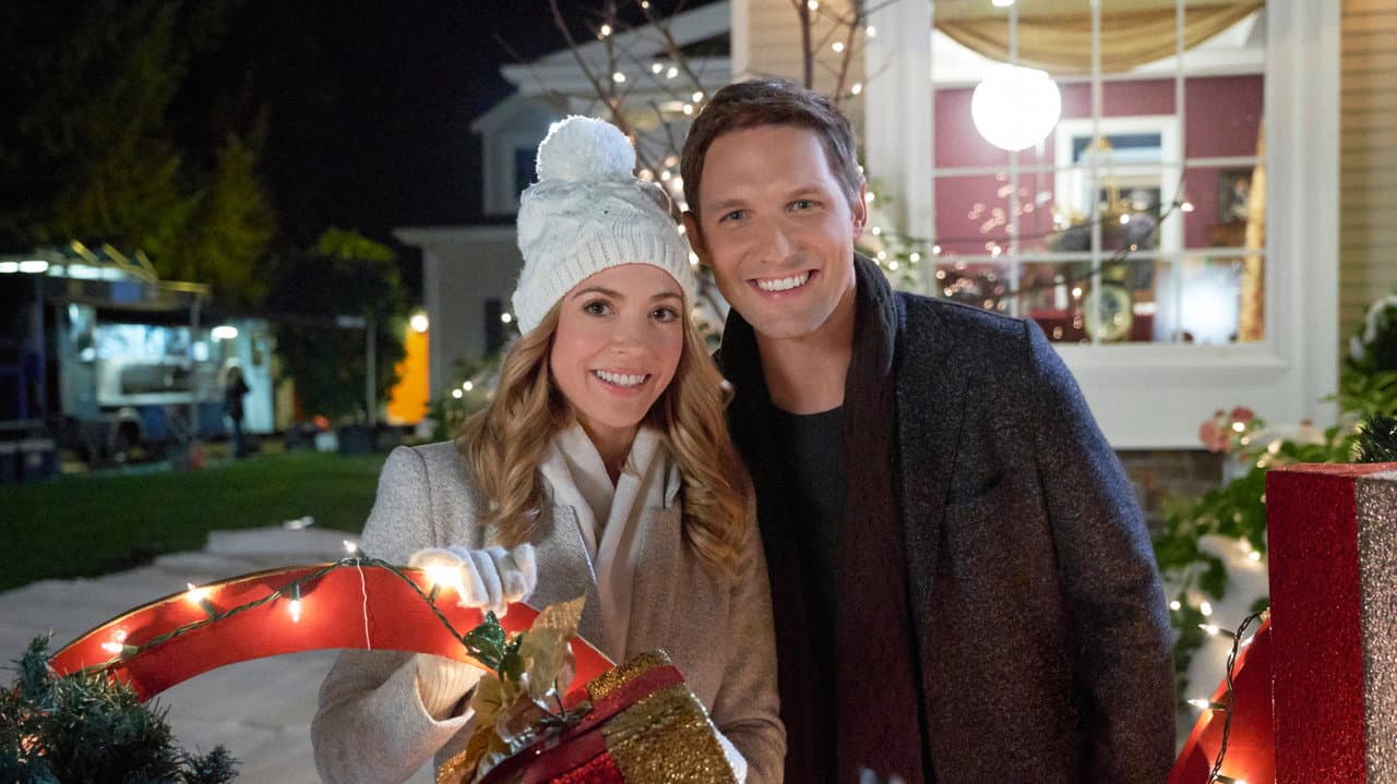 Jingle Around the Clock still 5