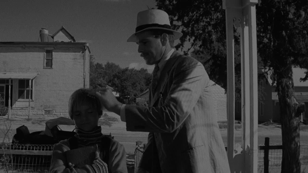 Paper Moon still 5