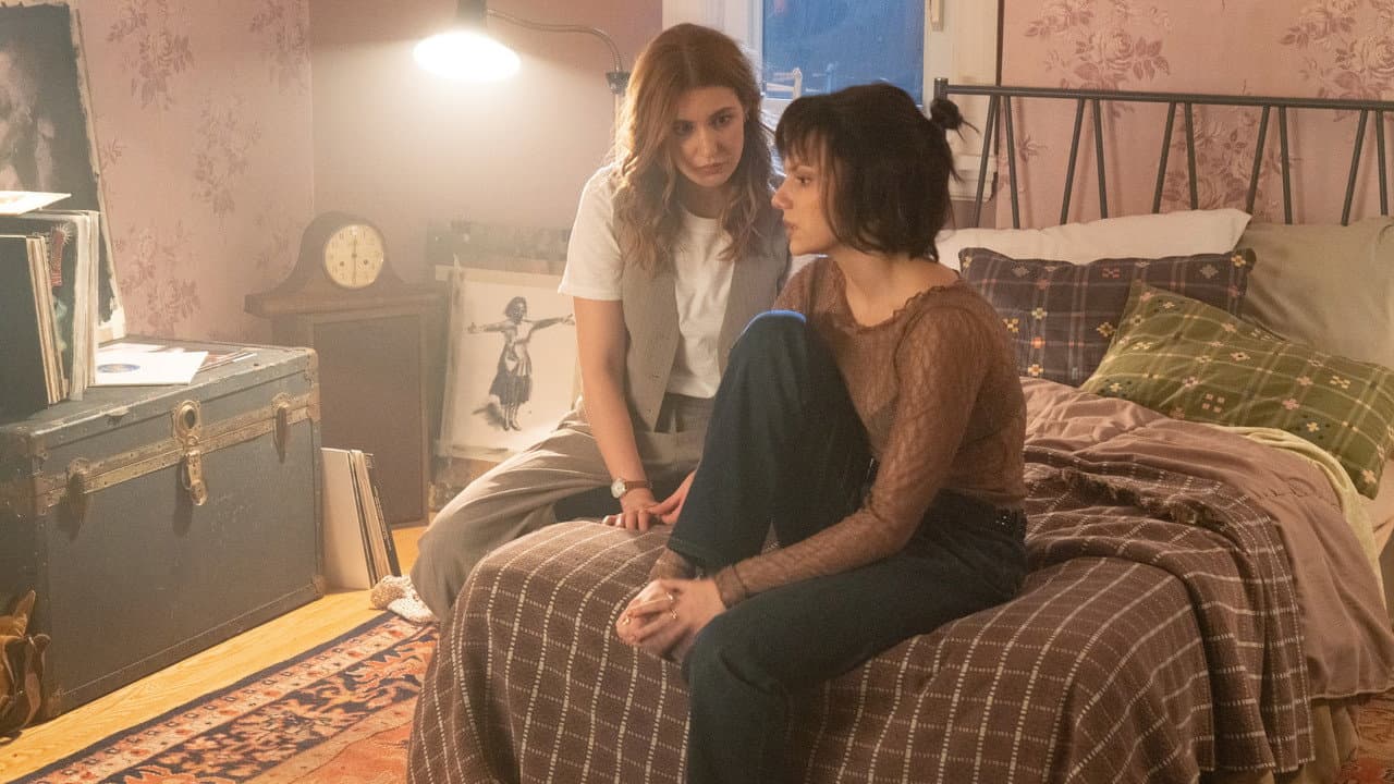 Whistle still 8