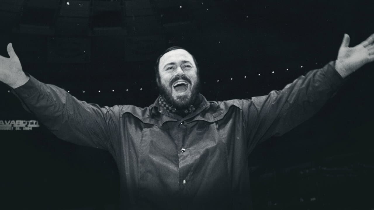Pavarotti still 4