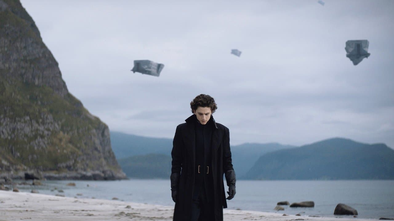 Dune still 4