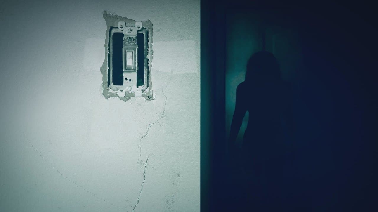 Lights Out still 2