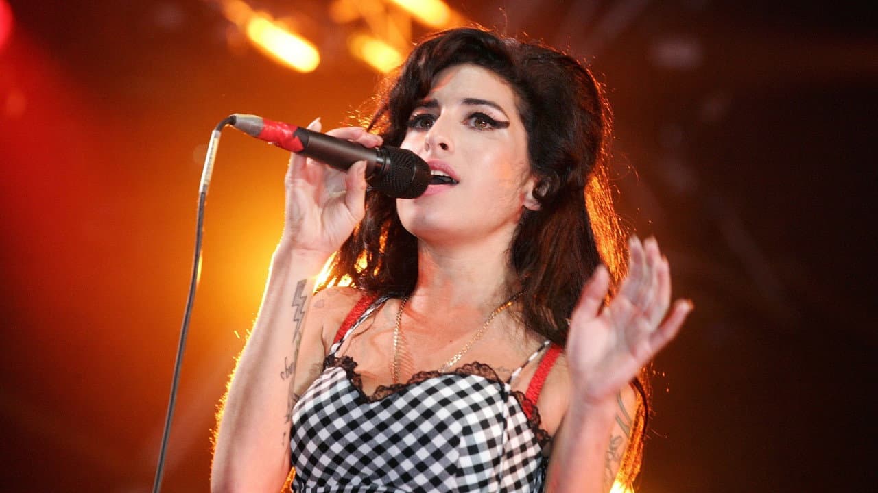 Amy still 3